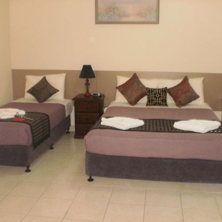 Molika Springs Motel Moree Eksteriør billede